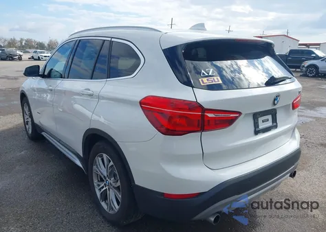 2017 BMW X1 xDrive28I из США, поврежденный, VIN WBXHT3C38H5F81320